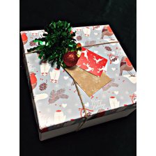 Упаковка в подарочную новогоднюю коробку