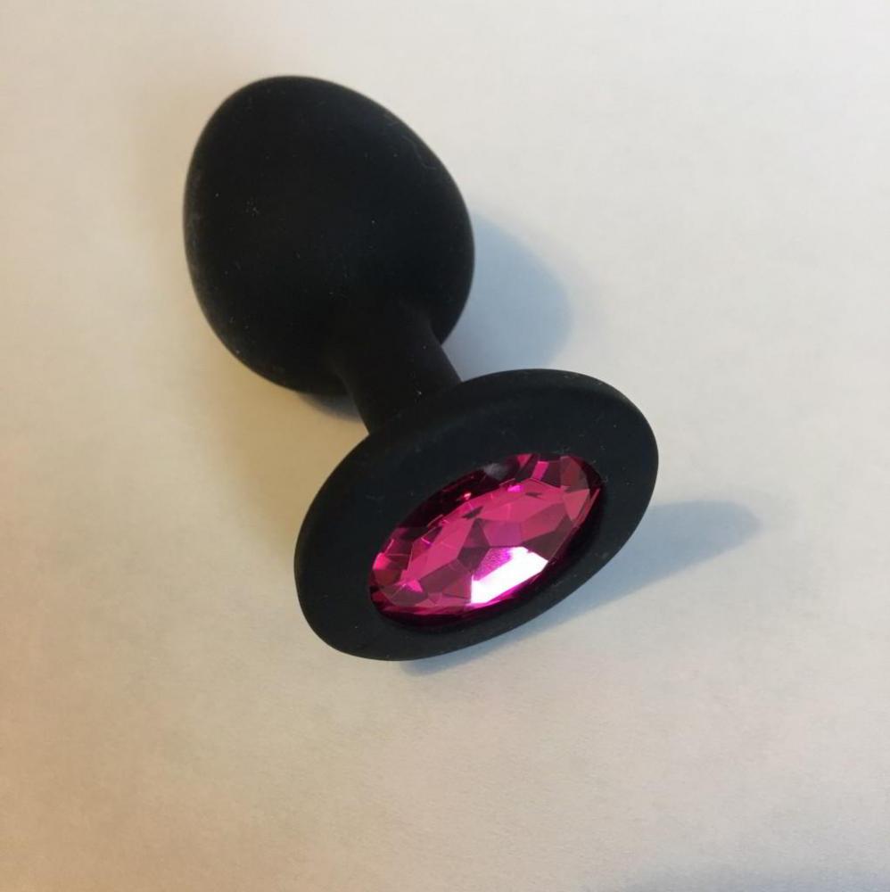 Черная силиконовая пробка с ярко-розовым кристаллом L