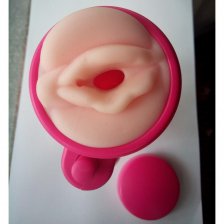 Мастурбатор вагина с вибрацией в колбе на присоске