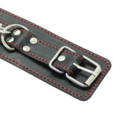 Черные наручники с красной окантовкой